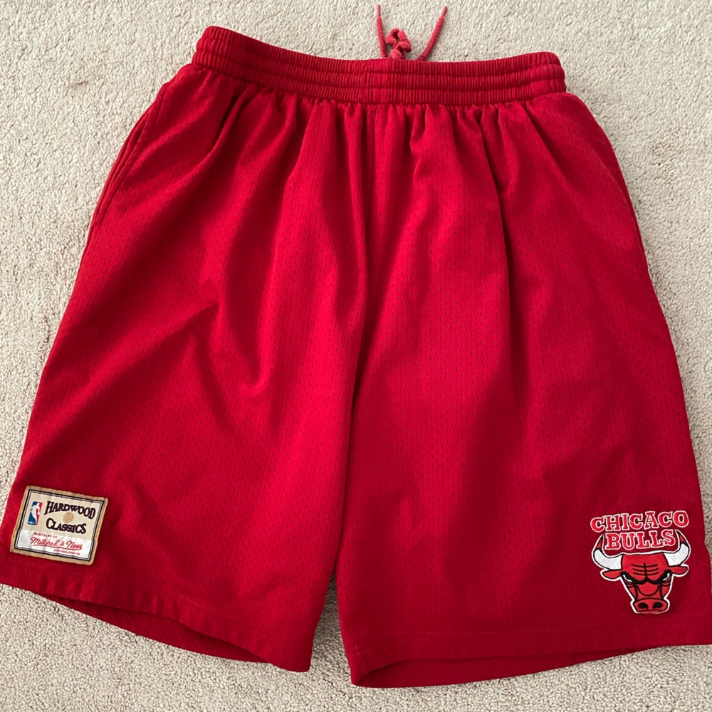 Mens Mitchell and ness Chicago bulls shorts